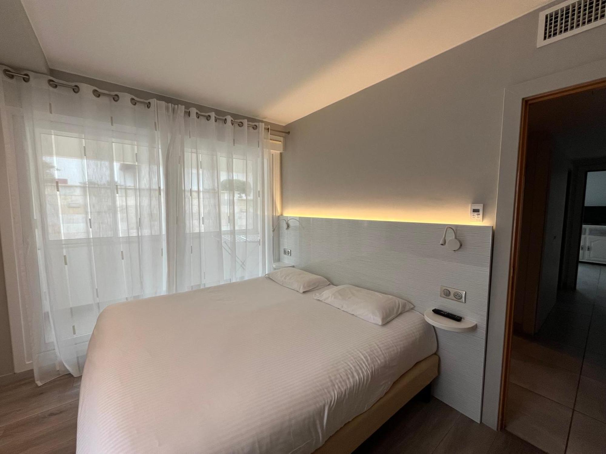 Hotel Valencia 昂代 外观 照片